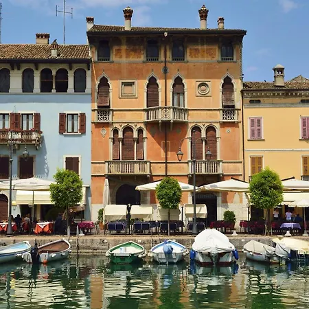 Almavite Wine With Pool Bauernhof Desenzano del Garda