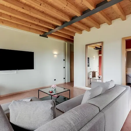 Çiftlik konaklama Almavite Wine With Pool
