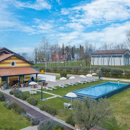 Almavite Wine With Pool