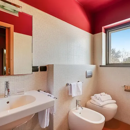 Almavite Wine With Pool 农家乐 代森扎诺-德尔加达