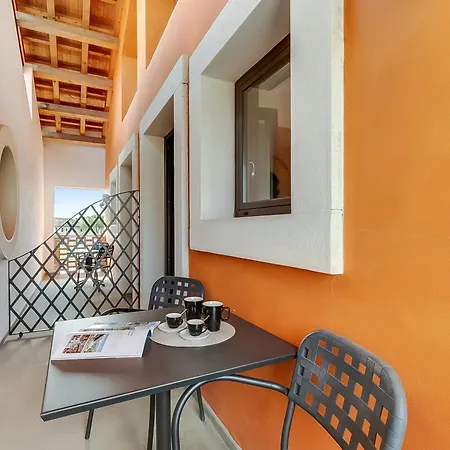 Almavite Wine With Pool *