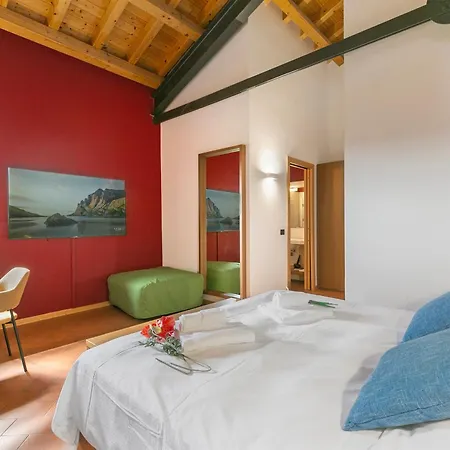 Almavite Wine With Pool 农家乐 代森扎诺-德尔加达