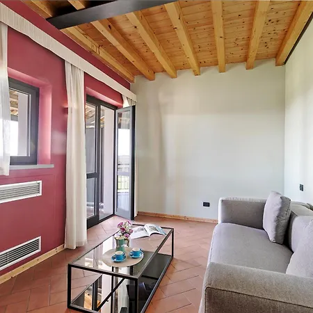 Almavite Wine With Pool * 代森扎诺-德尔加达