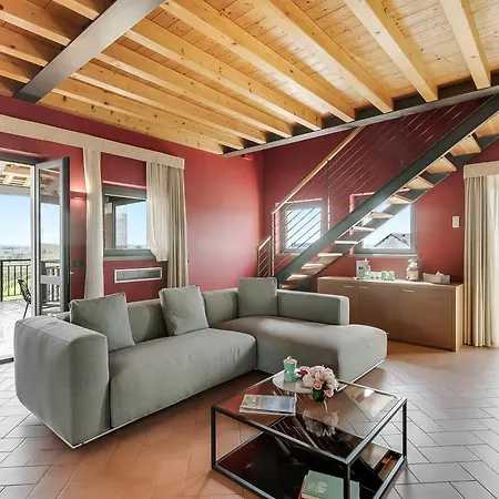 Almavite Wine With Pool