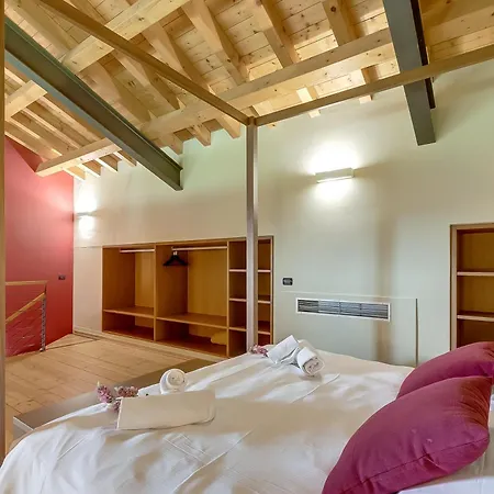 农家乐 Almavite Wine With Pool 代森扎诺-德尔加达