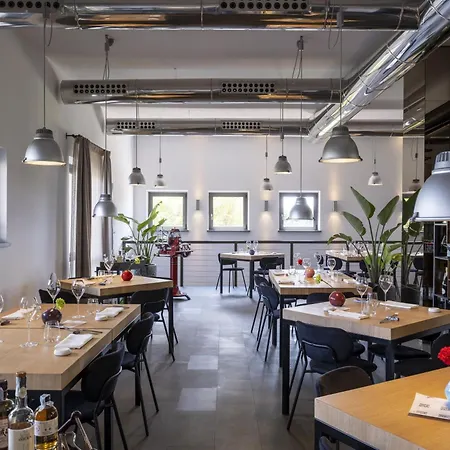 Almavite Wine With Pool * 代森扎诺-德尔加达