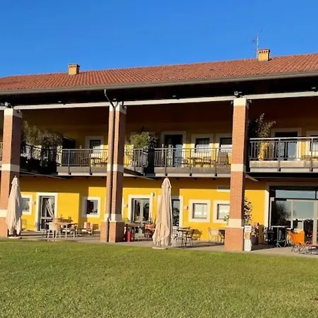 Almavite Wine With Pool